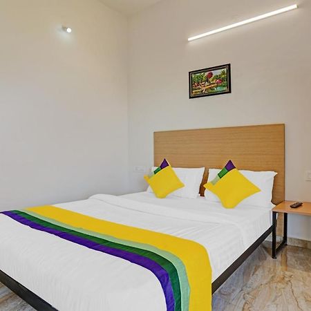 נאסיק Itsy Hotels Flowers Park מראה חיצוני תמונה