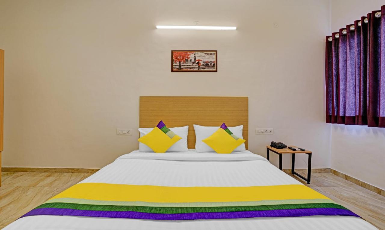 נאסיק Itsy Hotels Flowers Park מראה חיצוני תמונה
